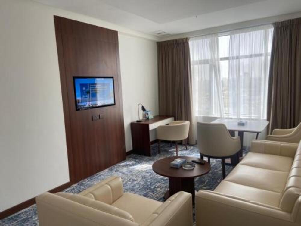 Dolphin Continental Hotel 12/16