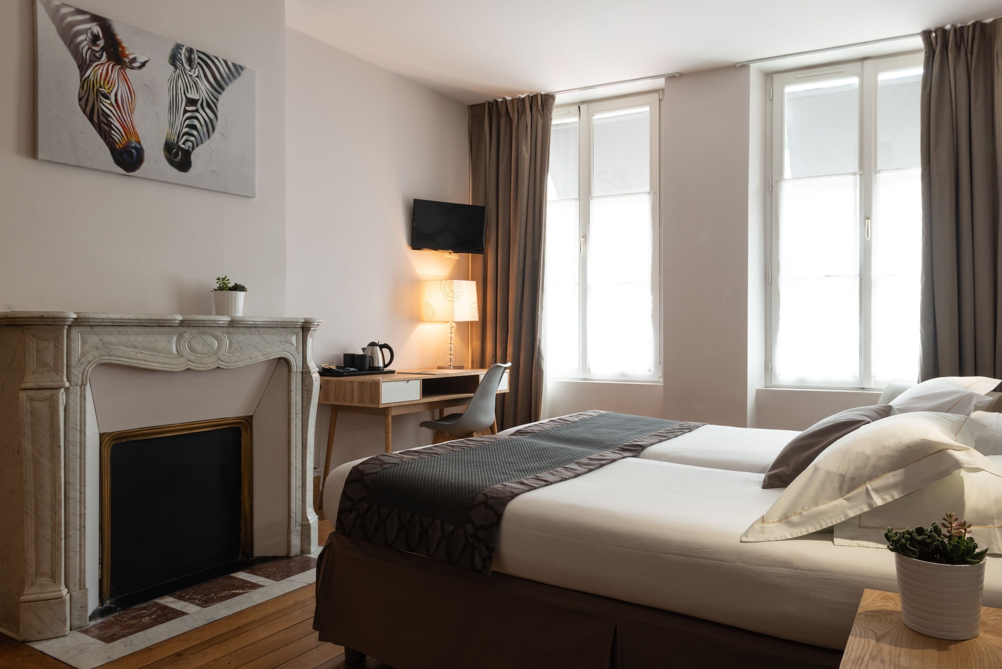 غرفة كلاسيكية بسرير كوين، The Originals Boutique Hotel Victoria Fontainebleau 5/7