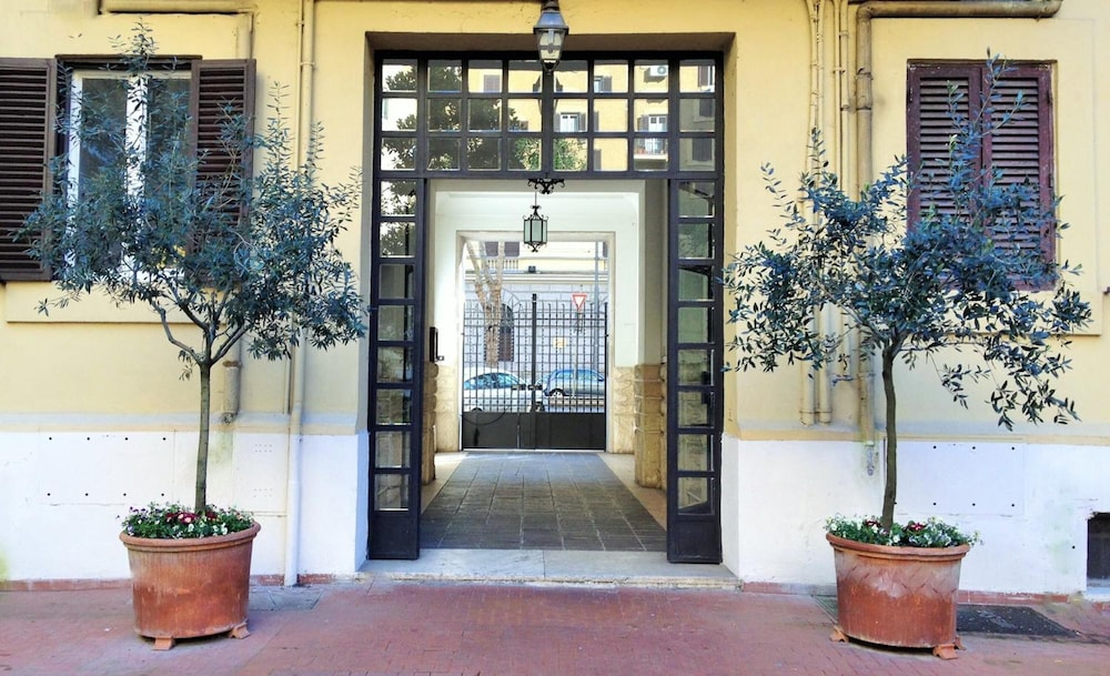Domo Vaticano Guest House 11/28