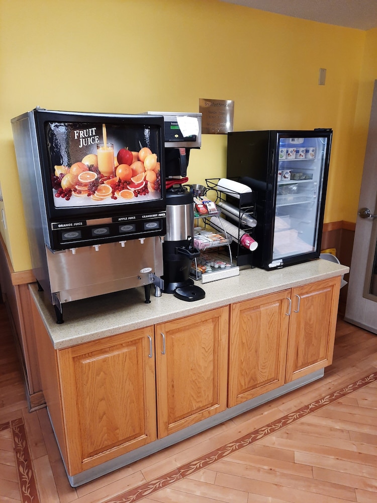 Horse Creek Inn - McCook 8/36