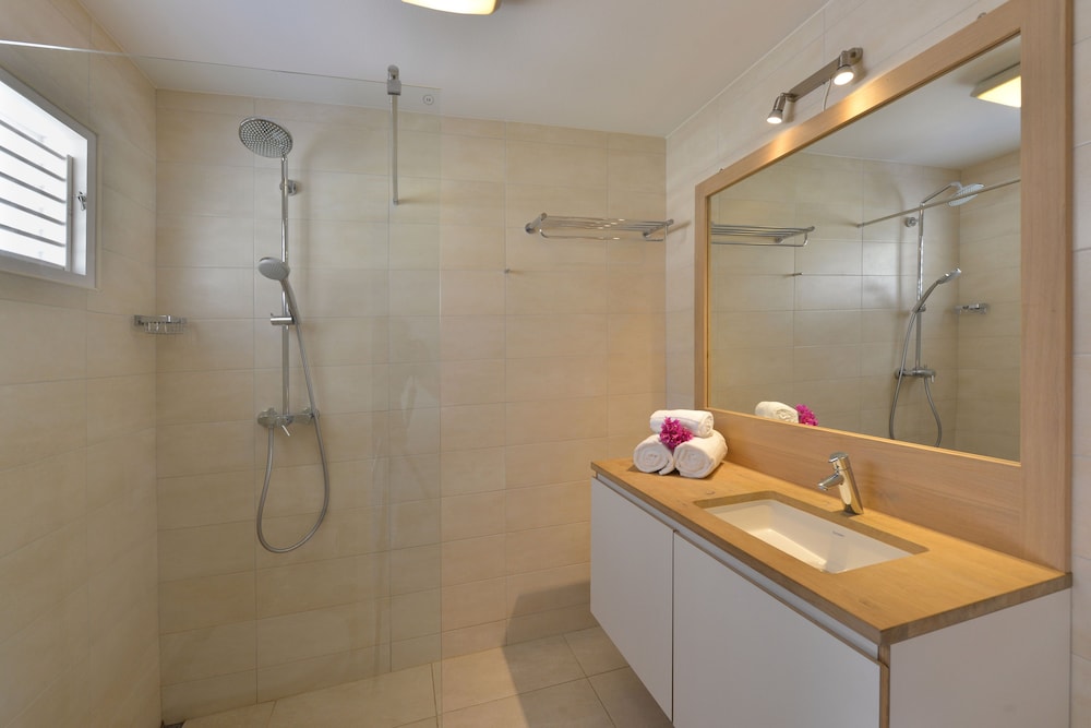 Chogogo Dive & Beach Resort Curacao 50/50