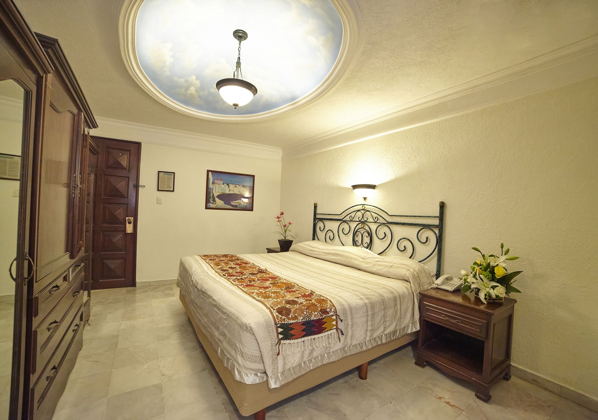 غرفة قياسية بسرير كينج