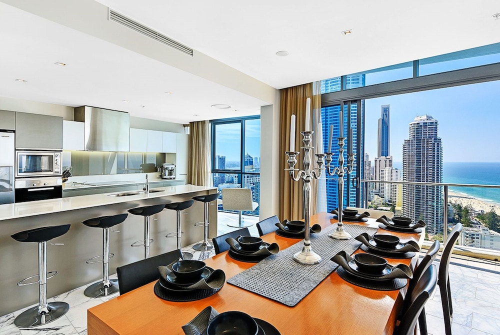 Artique Surfers Paradise 55/74