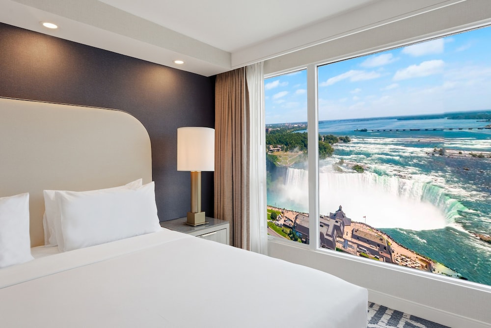Suite, 2 King Beds, Falls View, Accessible, Embassy Suites By Hilton Niagara Falls Fallsview 3/5