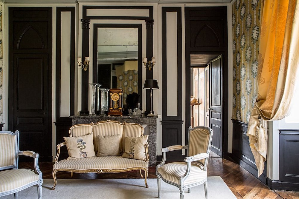 CHATEAU DE BRIOTTIERES 34/48