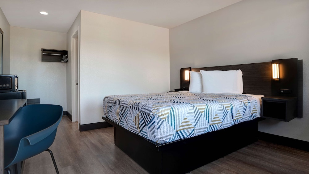Motel6 Arcata, CA – Cal Poly Humboldt 29/60