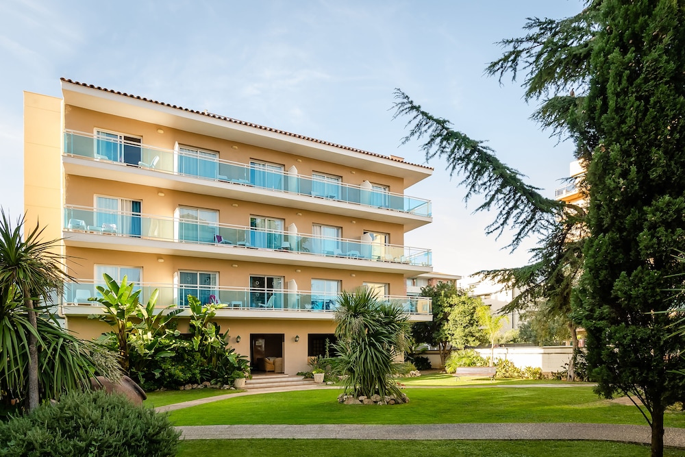 Alegria Maripins Hotel 1/36