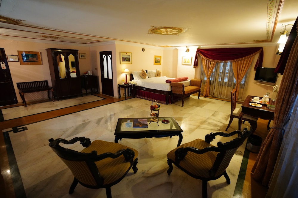 Laxmi Niwas Palace 52/65