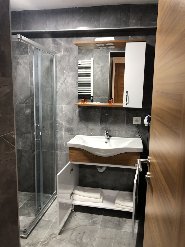 Masal Hotel 49/50