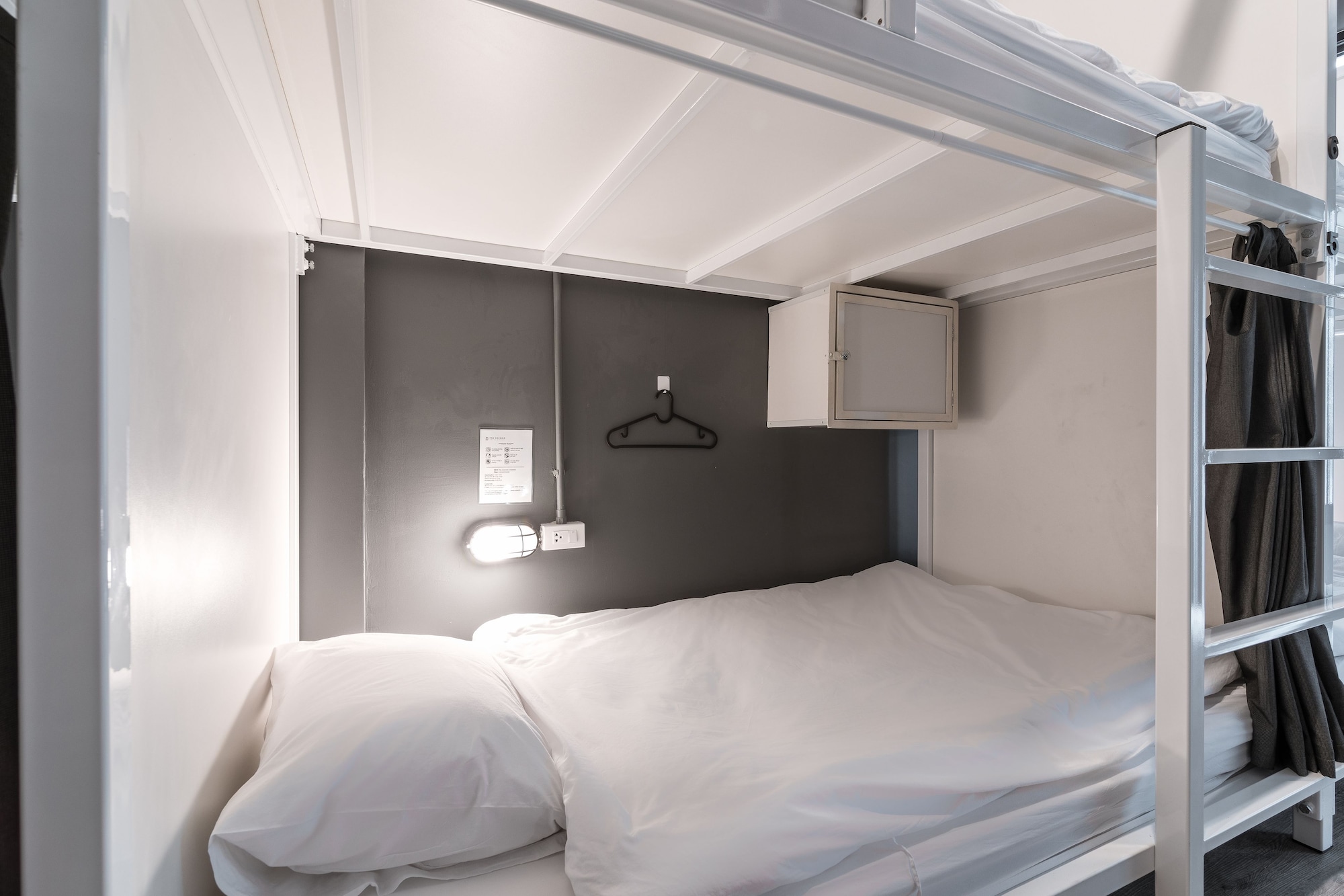 FEMALE DORM, 6 BEDS