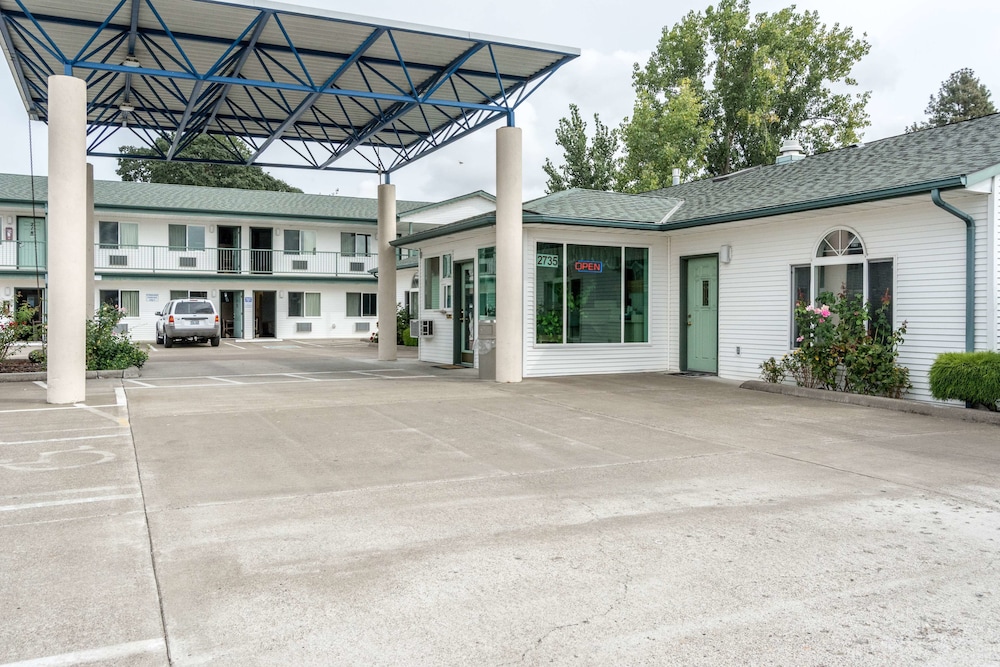 Motel6 Albany, OR 37/44