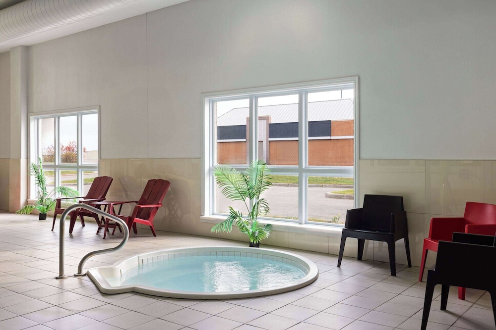 swimming pool spa