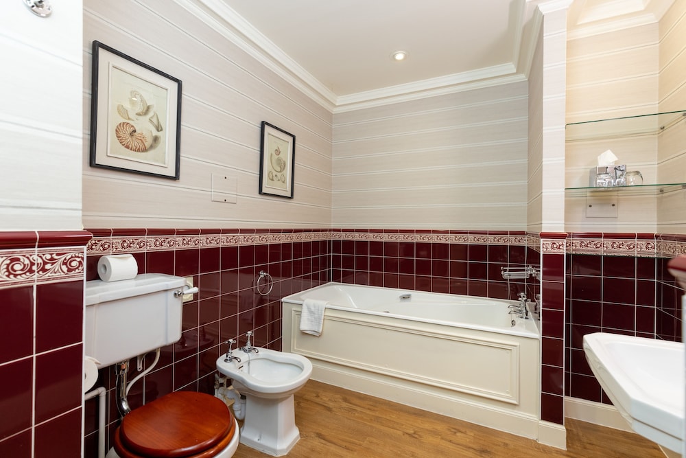Hapimag Resort Edinburgh (Ex Edinburgh Residence) 80/85