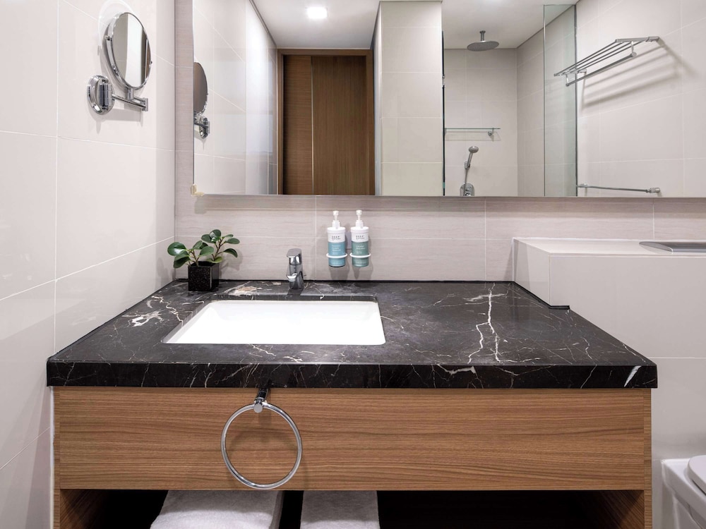 Novotel Living Singapore Orchard 60/60