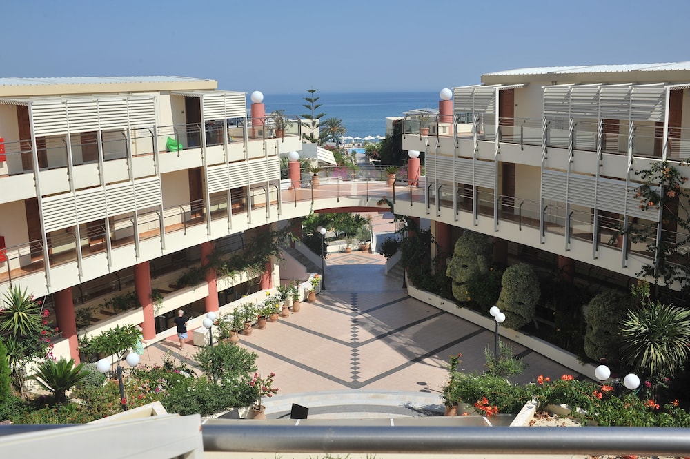 Hydramis Palace in Apokoronas
