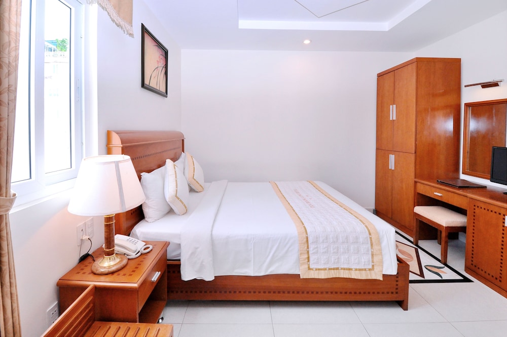 Tan Hoang Long Hotel 7/22