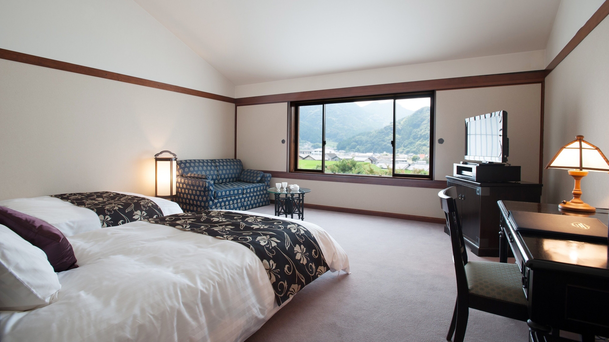Superior, Twin Beds