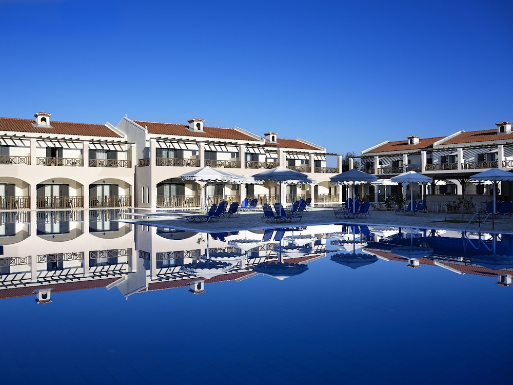 Roda Beach Resort & Spa photo5