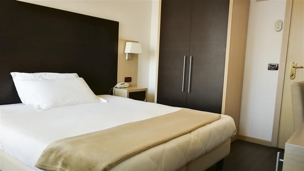 DOUBLE ECONOMY ROOM