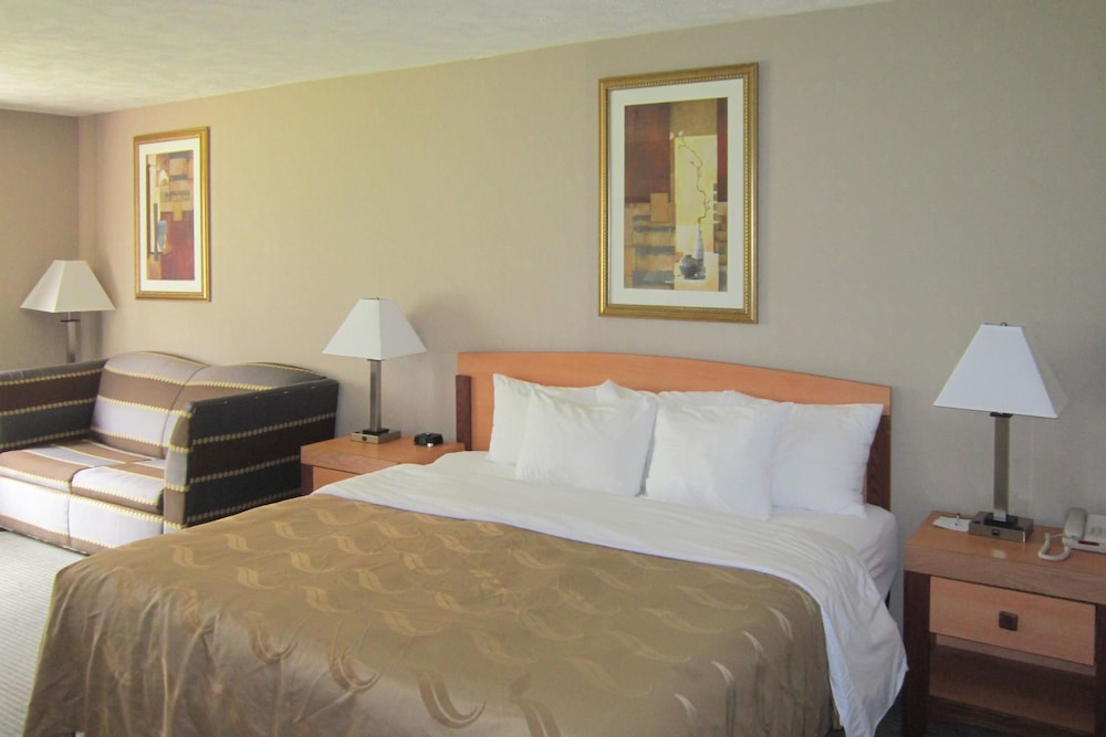 Quality Inn Nashville Bloomington 19/47