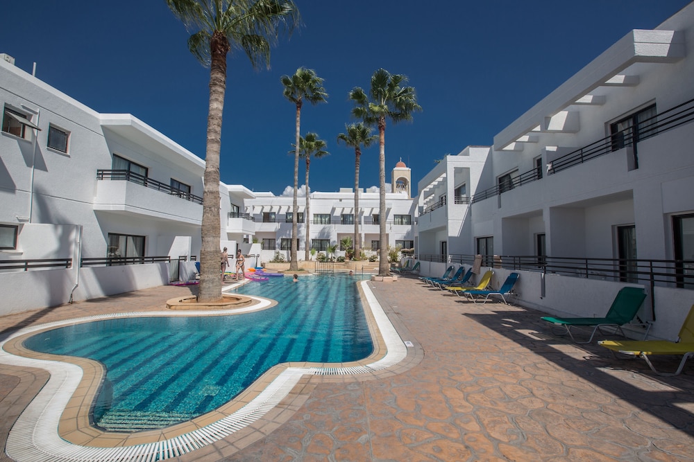 Anthea Hotel Apartments 52/60