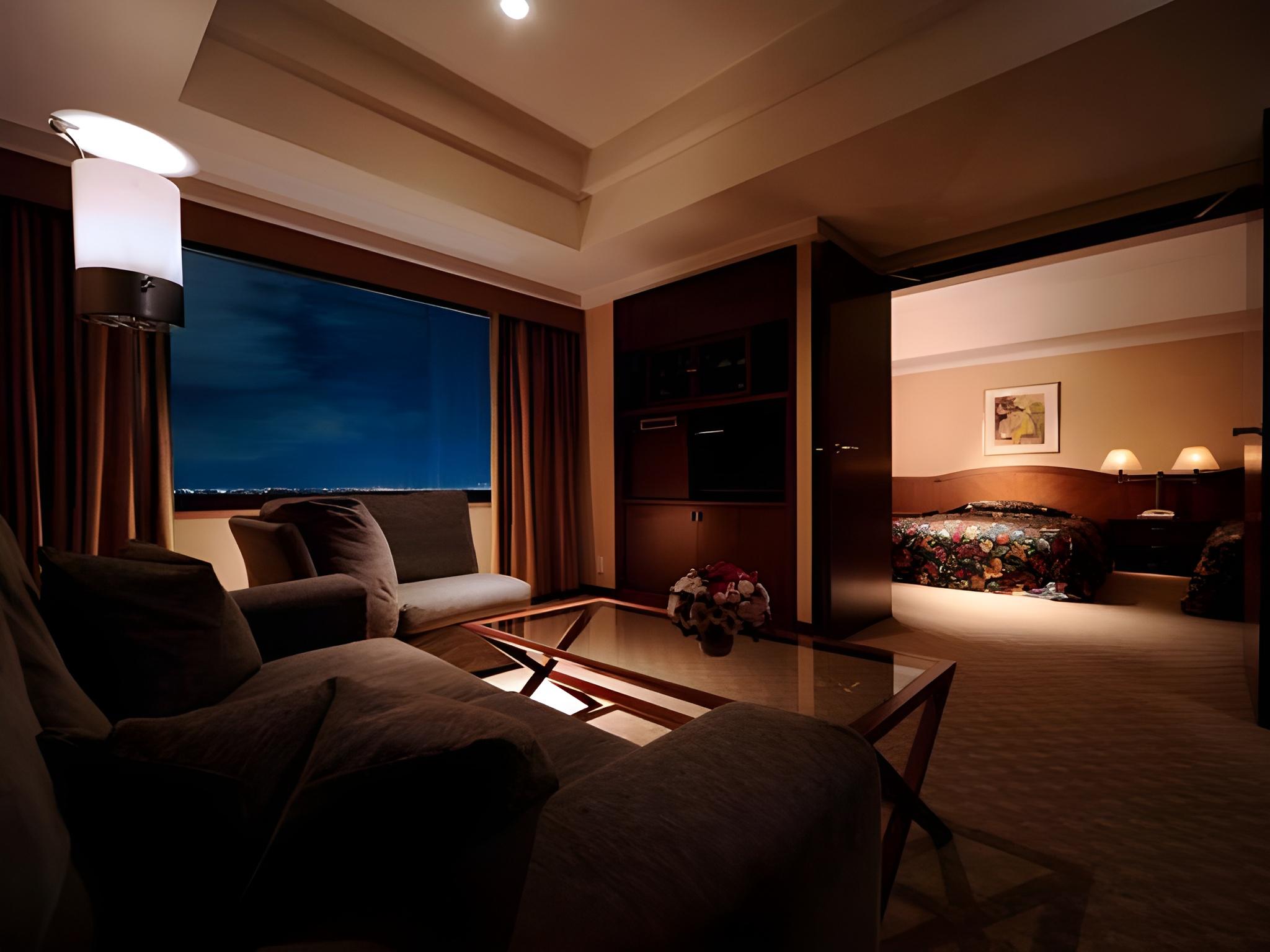 Executive, Suite, Double Bed, Night View