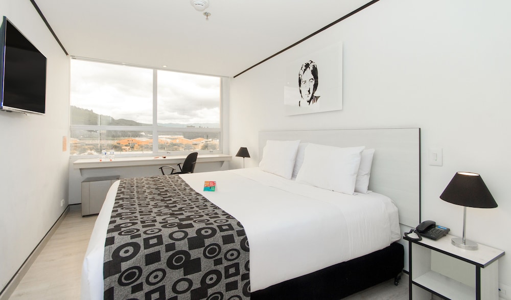 Pop Art Hotel Y Centro De Convenciones 24/70