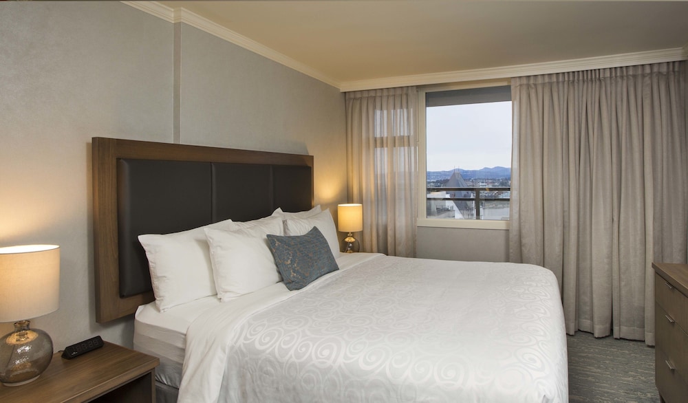 2 BEDROOMS, SUITE