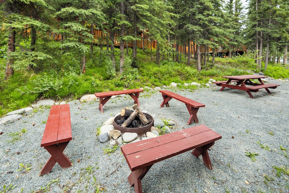 Denali Crow s Nest Cabins 29/48