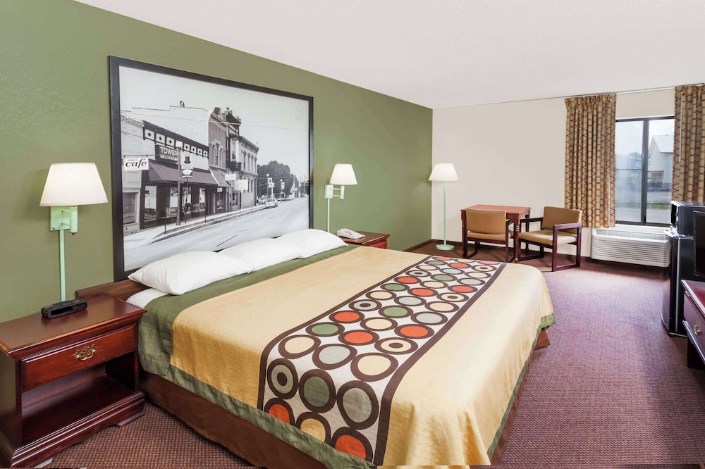 Super 8 by Wyndham Lincoln IL 17/44