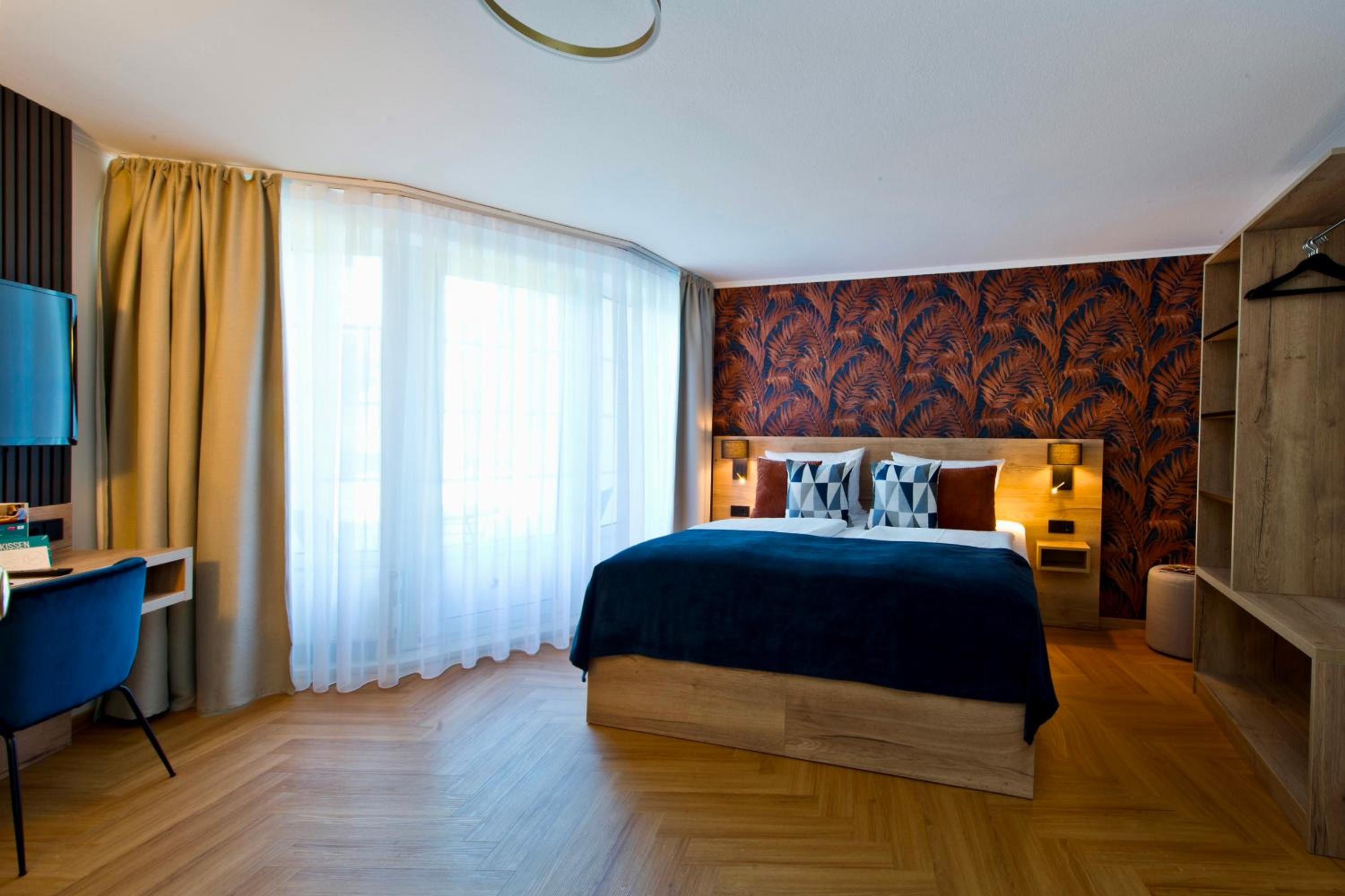 STANDARD, DOUBLE BED