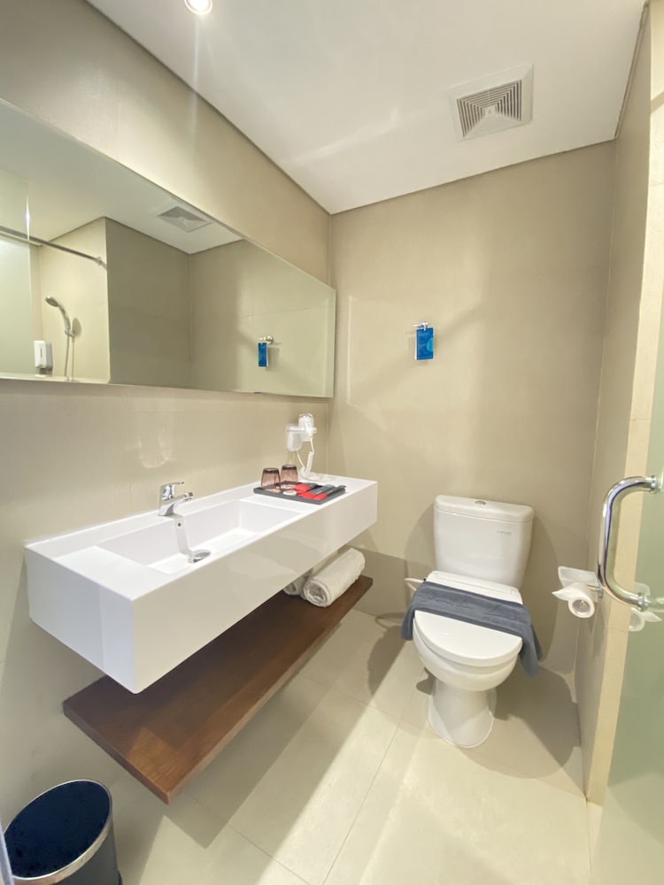 Grand Zuri Ketapang 57/58