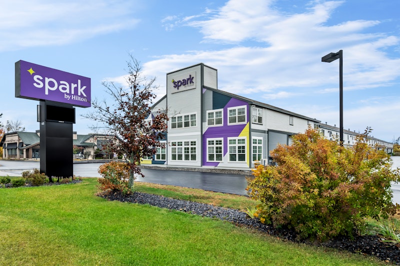 Spark by Hilton Portland Airport Maine Mall 1/11