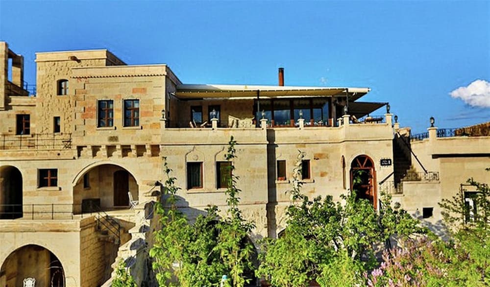 Elysee Cave House 2/100
