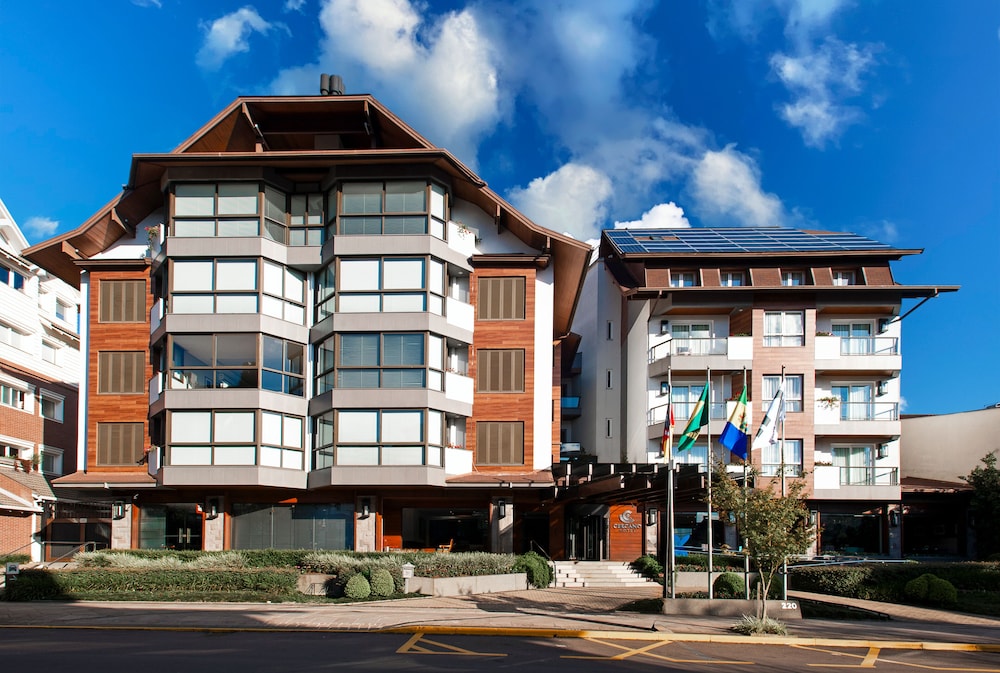 Cercano Hotel 4/72