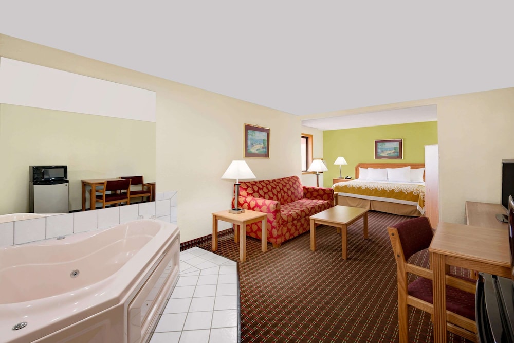 Days Inn by Wyndham Fort Dodge 22/27