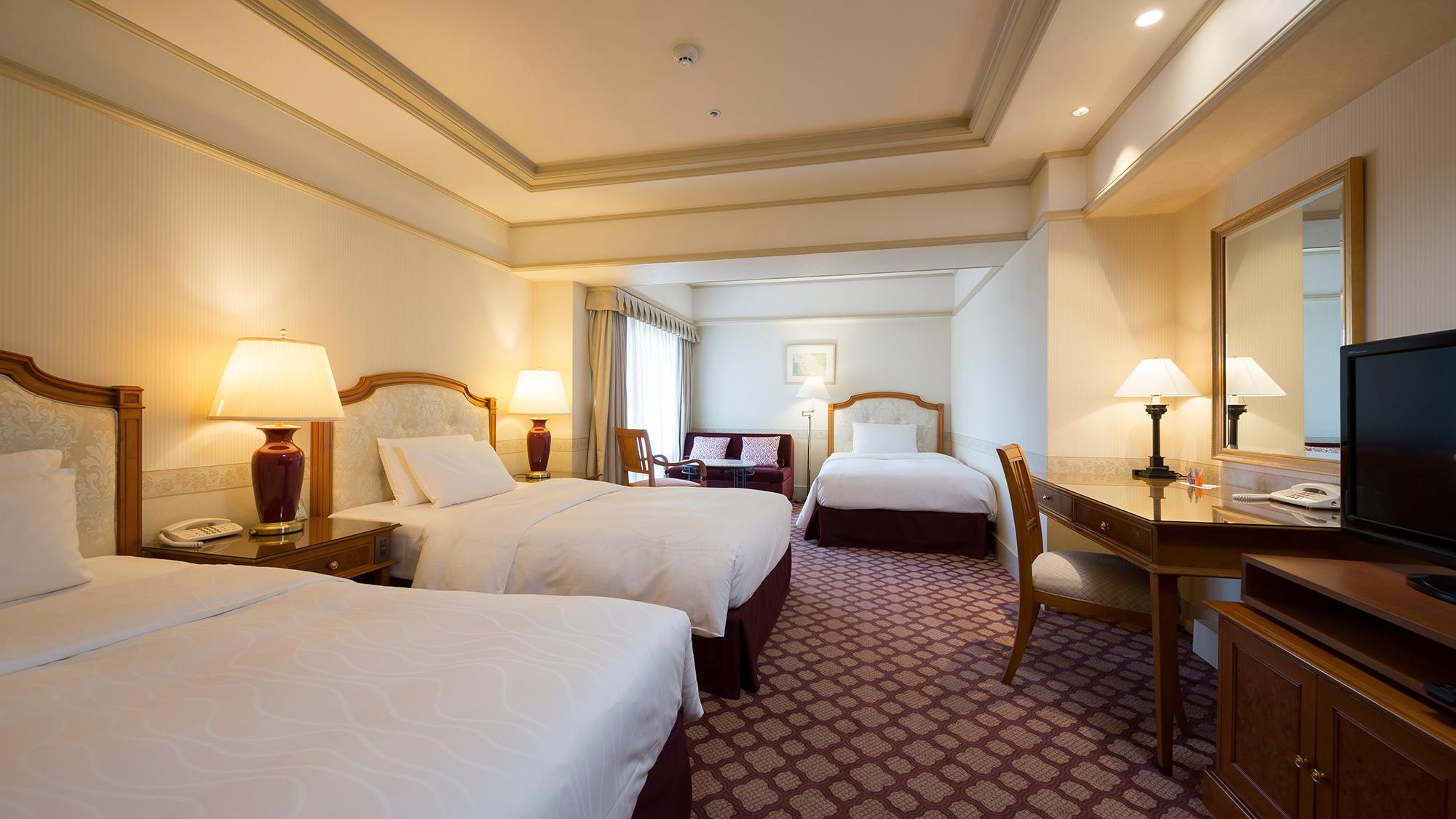 Premium, Triple, South Facing View