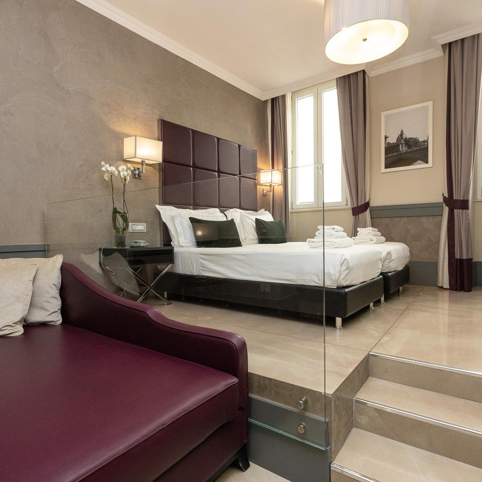 Room, Triple, Bathtub, Hotel Castellino Roma 7/10