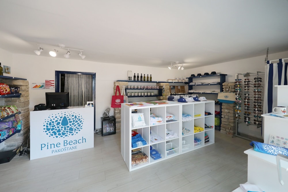 Pine Beach Pakostane 6/50