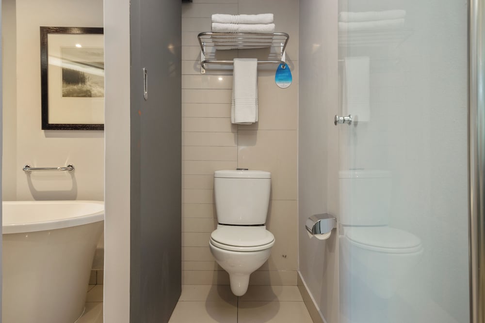 Cape Town City Accommodation the Island Club 67/69