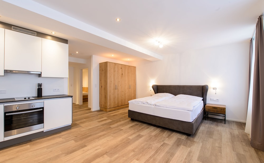 Gold, Luxury, Suite, 2 Queen Beds, Sofa