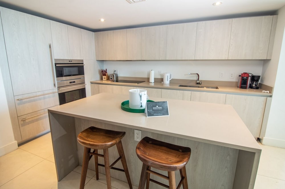 H Beach Resort Rentals 37/49