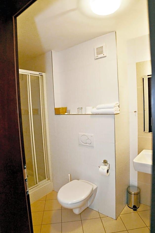 Aston Business Hotel 52/55
