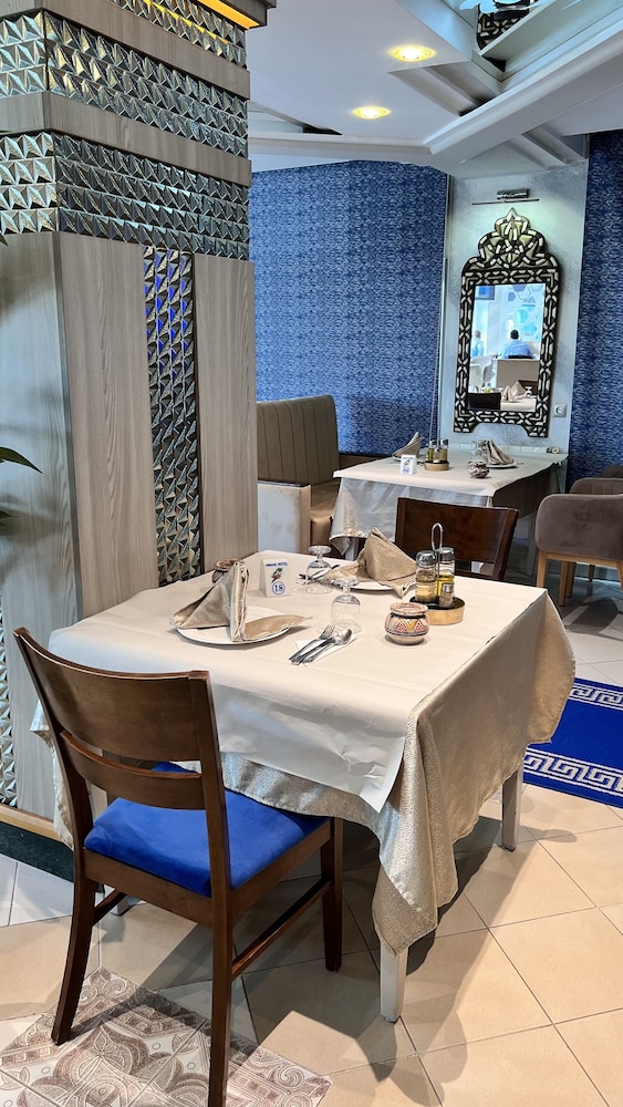 Hotel Annakhil 40/50