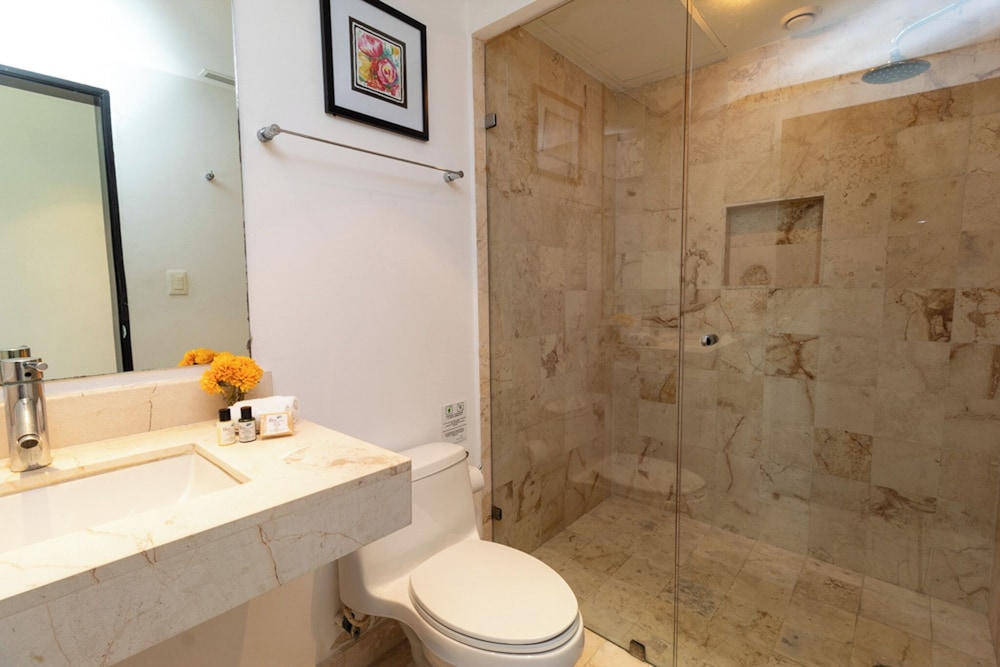 The Elements Oceanfront & Beachside Condo Hotel 49/50