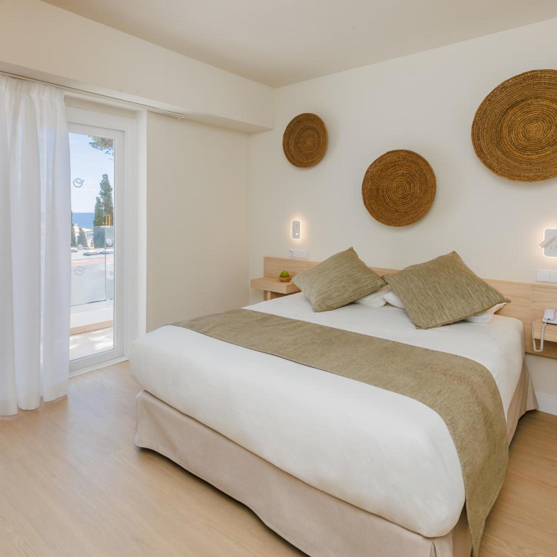 Room, Double Bed, Pool View