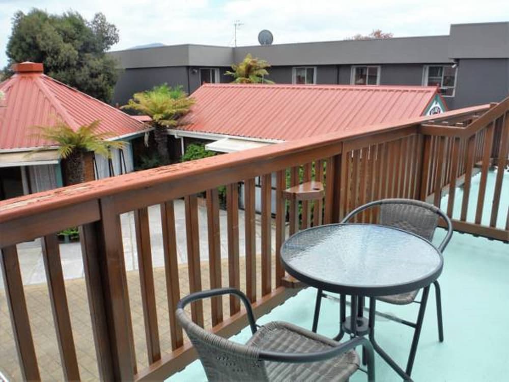 Pure Motel & Guest House 59/75
