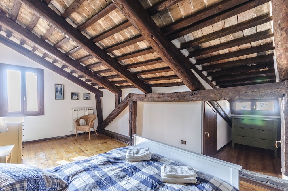Maurizio House 11/19