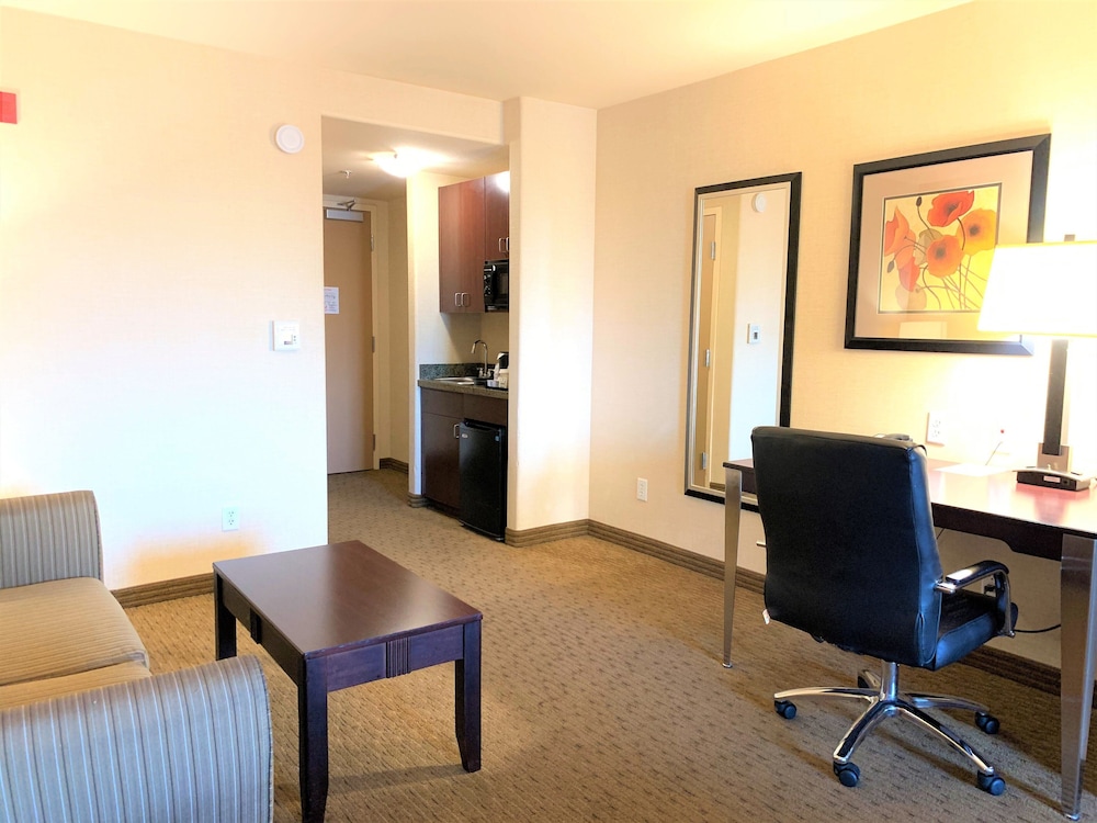 Holiday Inn Express Hotel and Suites Fresno Northwest-Herndon 42/42