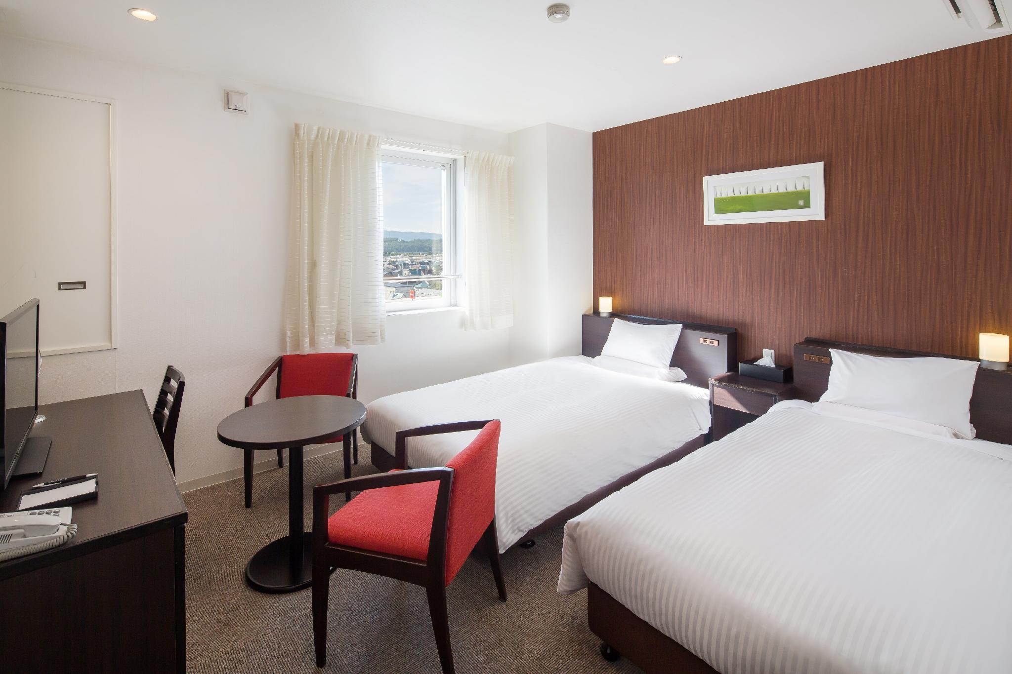 Semi Room, Standard, Twin Beds, 1 Double and 1 Single Bed
